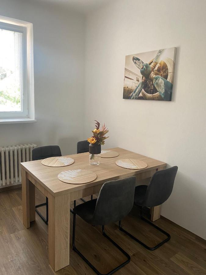 Cerna Ruze - Apartman 3 Pilzno Zewnętrze zdjęcie