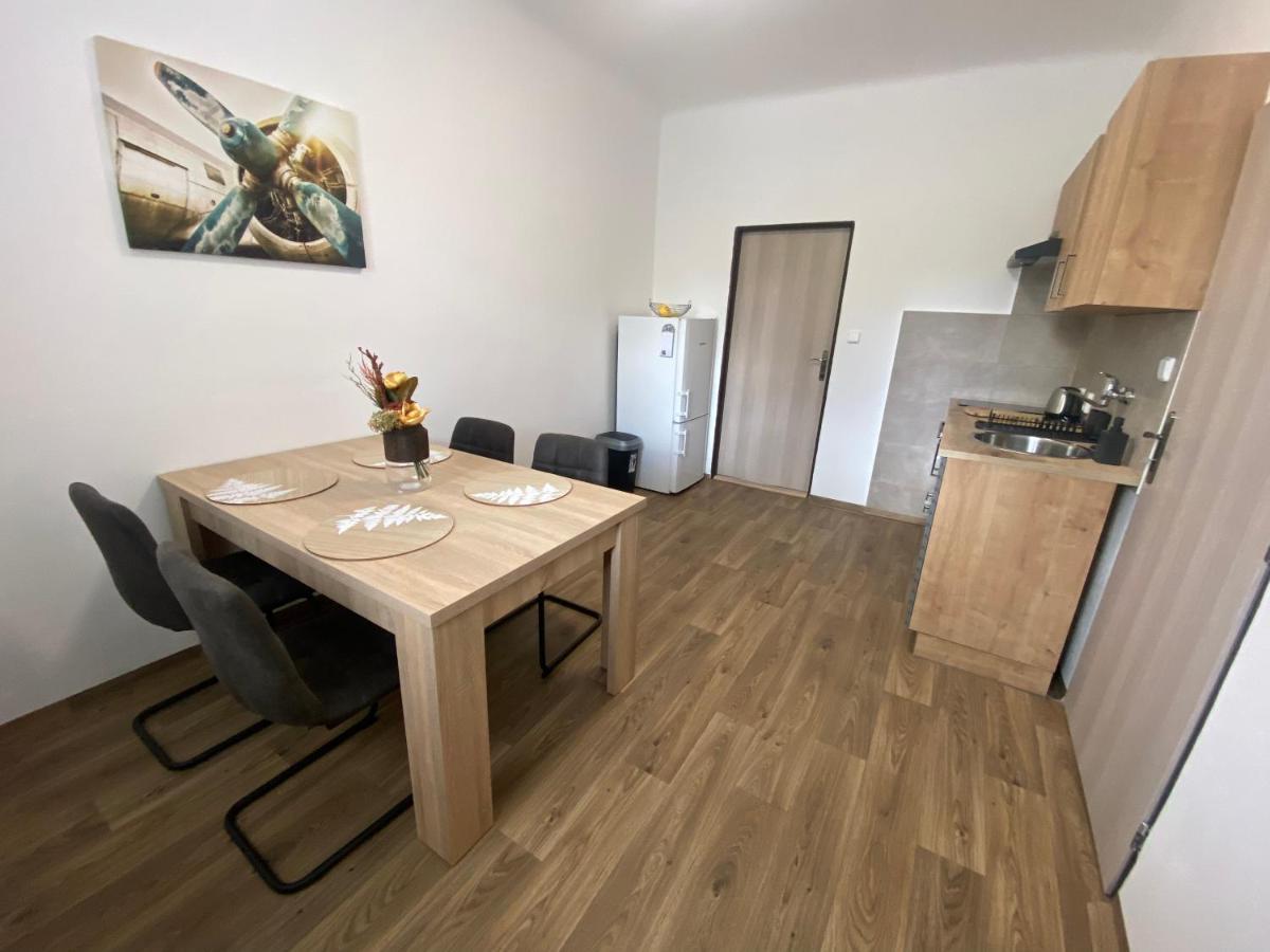 Cerna Ruze - Apartman 3 Pilzno Zewnętrze zdjęcie