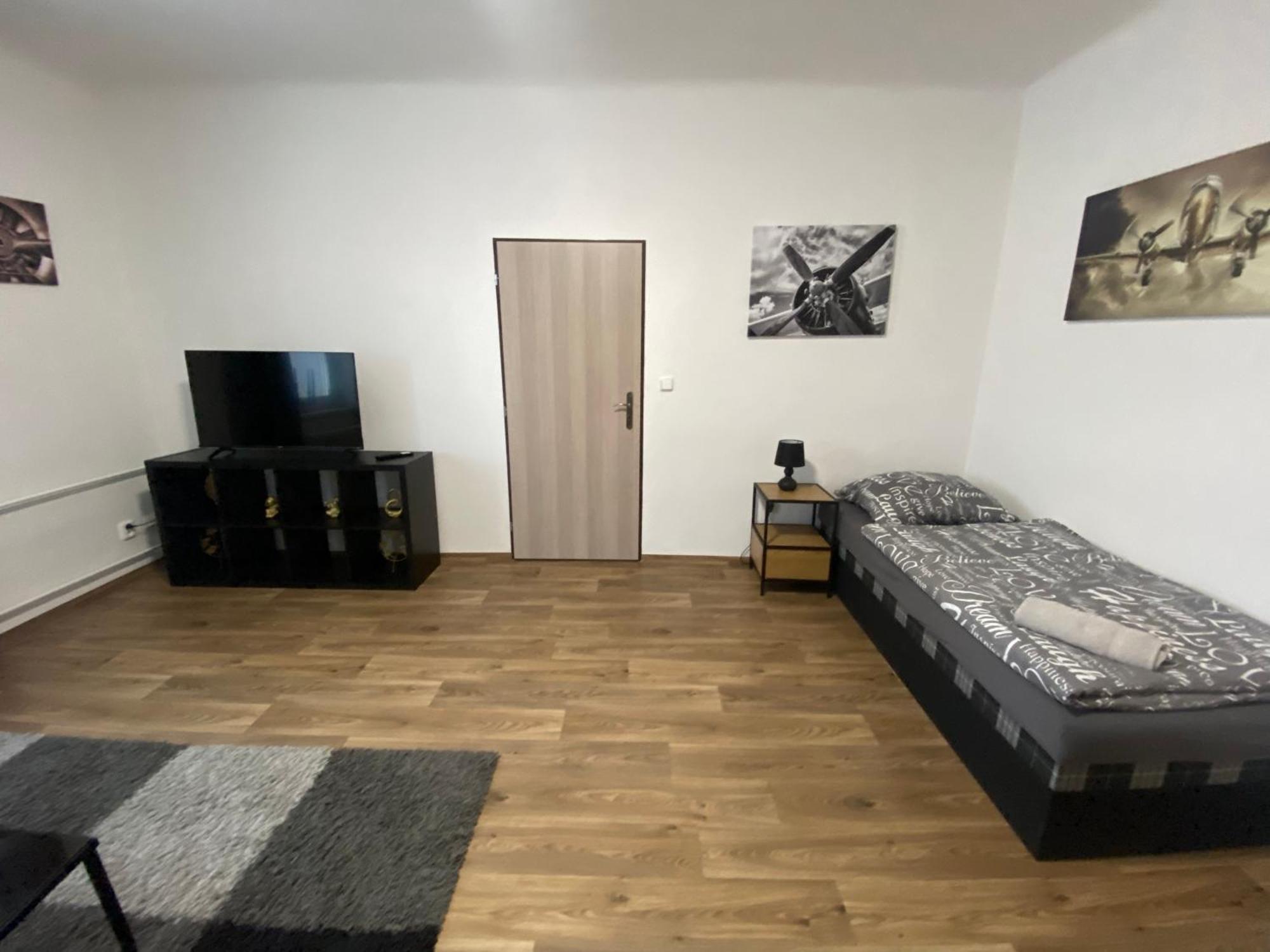 Cerna Ruze - Apartman 3 Pilzno Zewnętrze zdjęcie