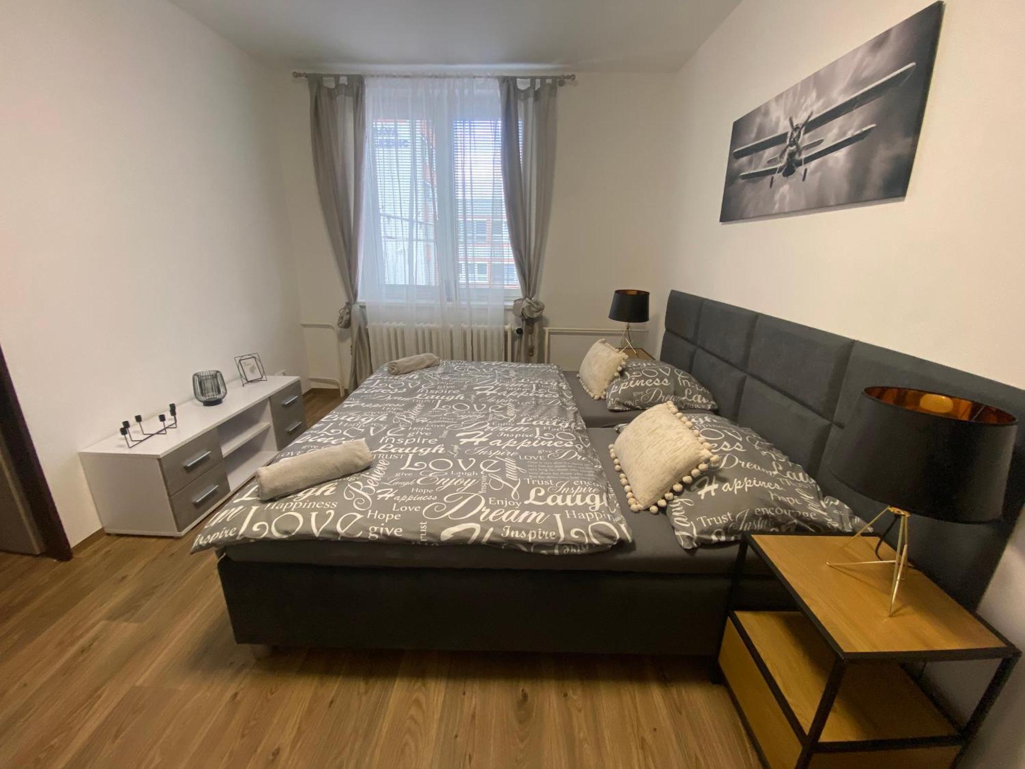 Cerna Ruze - Apartman 3 Pilzno Zewnętrze zdjęcie